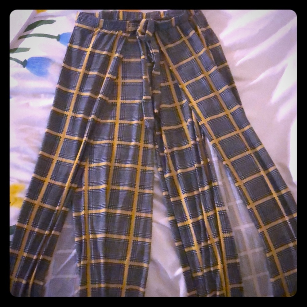 Flowing pants